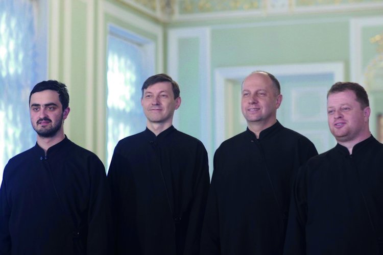 Taivaallista musiikkia ja kansanlauluja Taivaallista musiikkia ja kansanlauluja